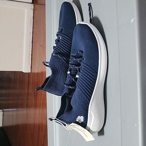 Women's golf shoes size 7.5